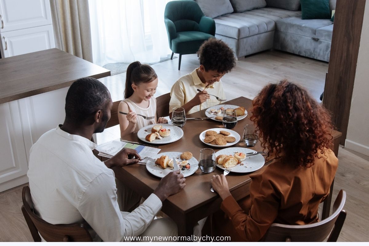 Family-having-breakfast-how-to-create-a-family-morning-routine-that-actually-works