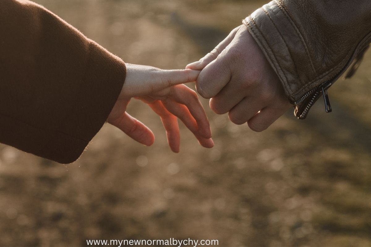 couple-holding-hands-improve-communication-with-my-spouse