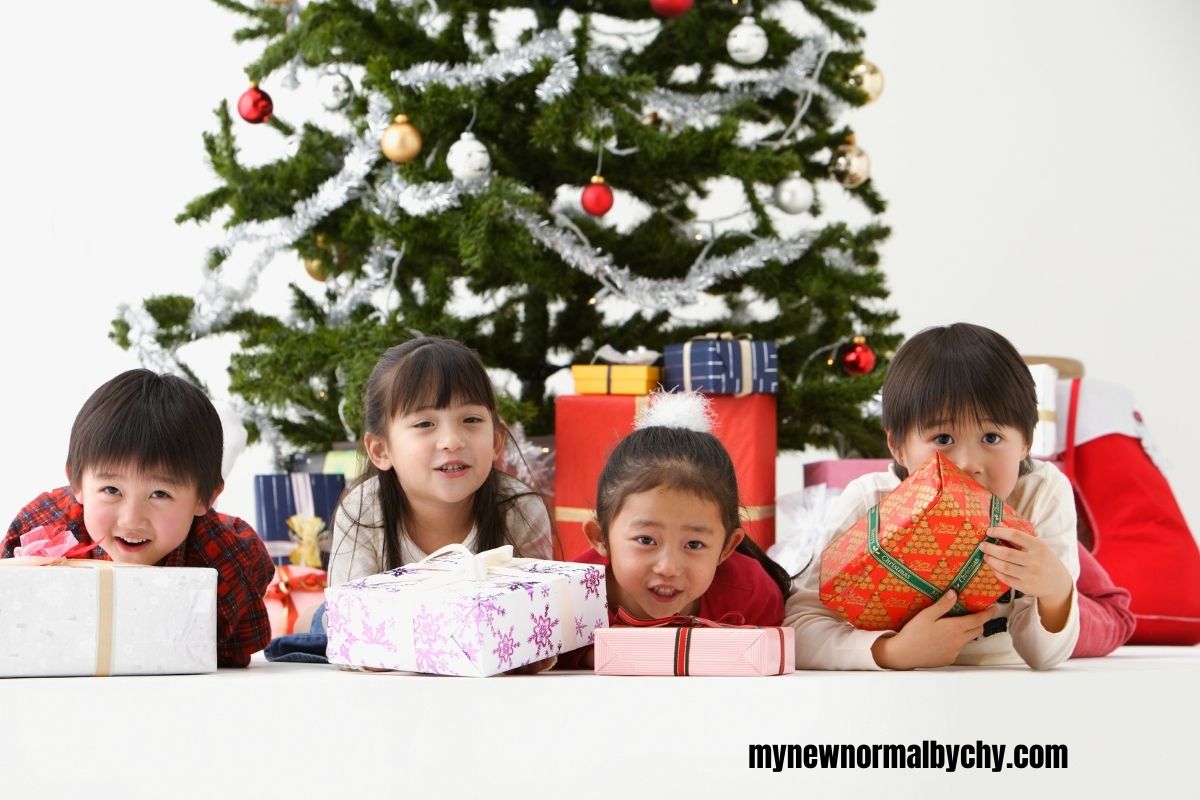 kids-happily-unwrapping-christmas-boxes-10-fun-christmas-activities-for-toddlers-and-parents