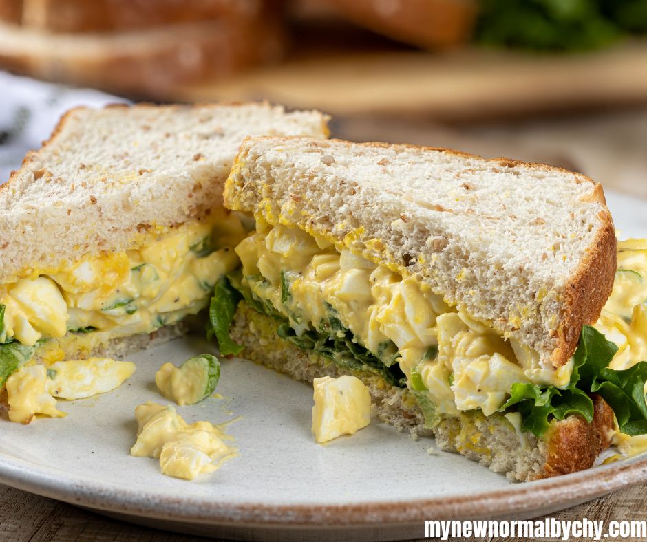 boiled-egg-and-salad-sandwhich