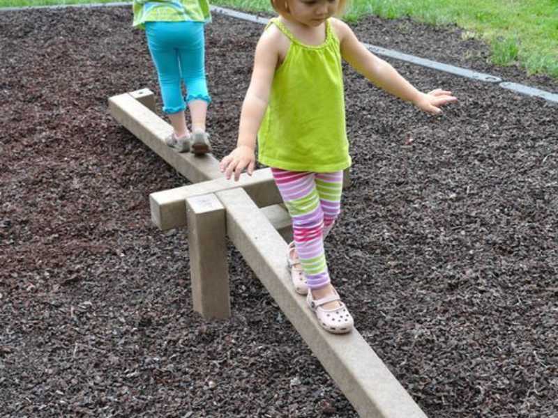 Creative-Backyard-Play-Areas-for-Kids-on-a-Budget