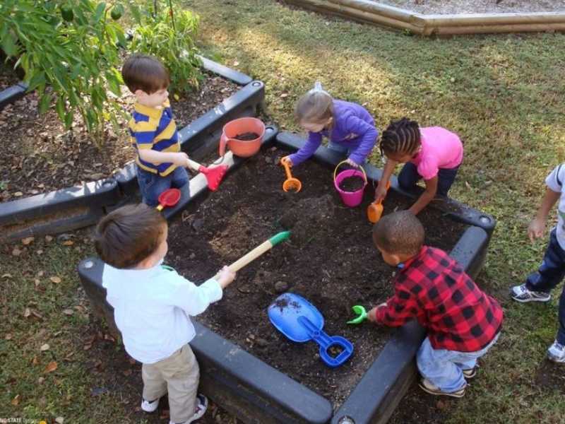 Digging-Pit-for-kids