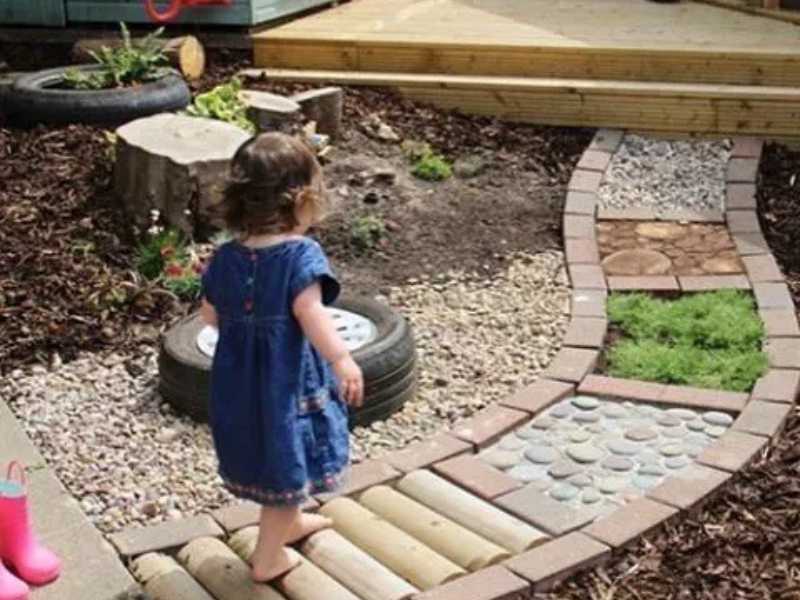 Creative-Backyard-Play-Areas-for-Kids-on-a-Budget