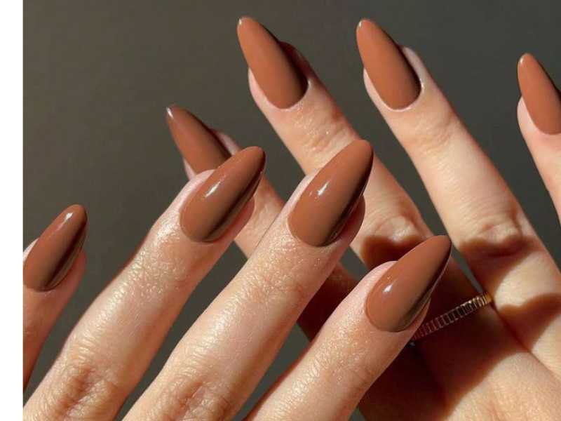 Natural-Looking-Summer-Nail-Designs-for-Moms-Over-30