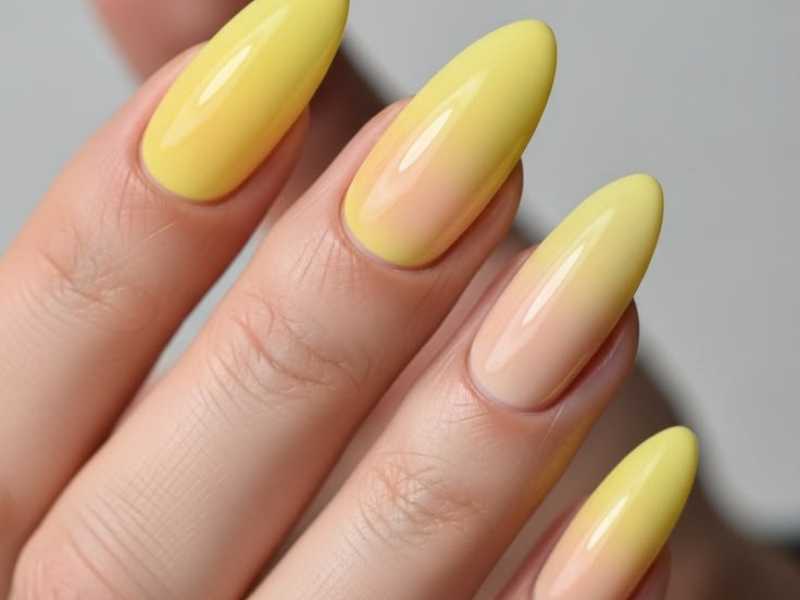 Short-Summer-Nail-Ideas-For-Moms-With-Low-Maintenance-Styles