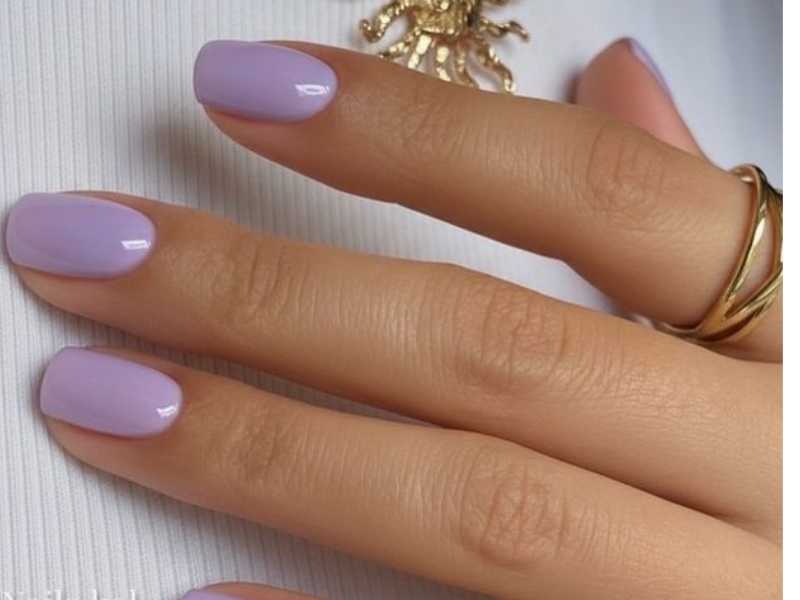 Short-Summer-Nail-Ideas-for-Moms