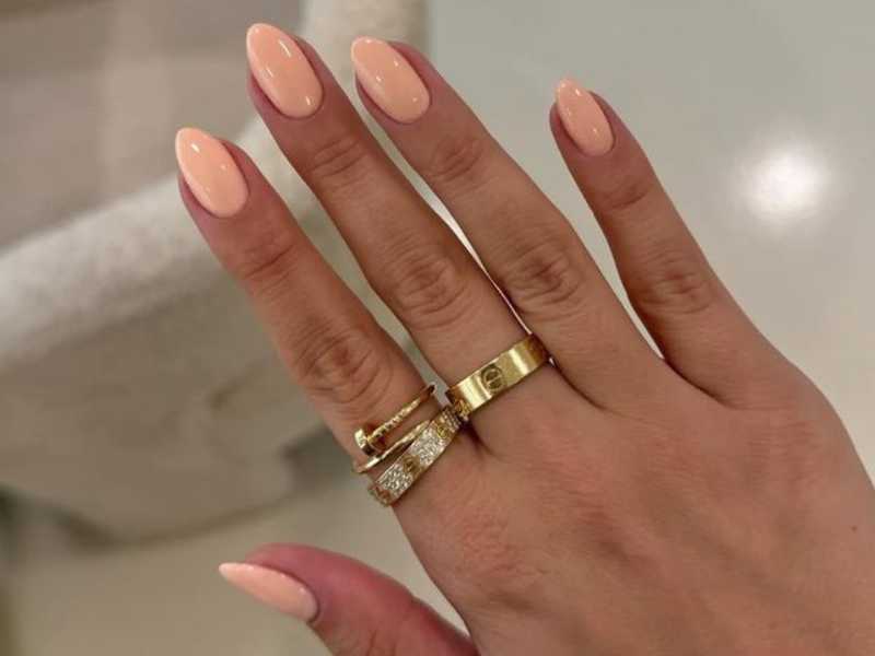 Soft-Peach-and-Coral-Nudes