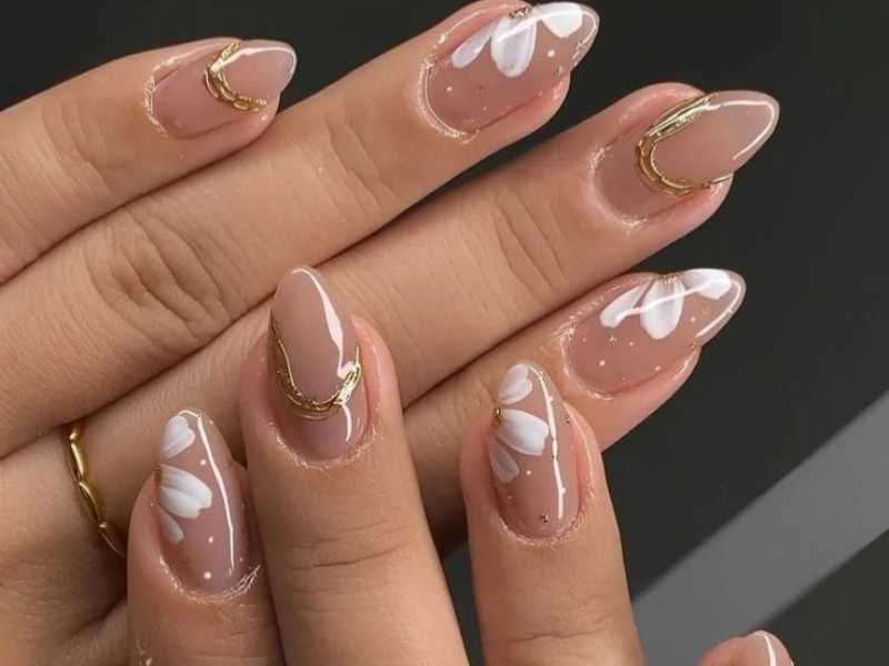 Summer-Nail-Designs-for-Moms-Over-30