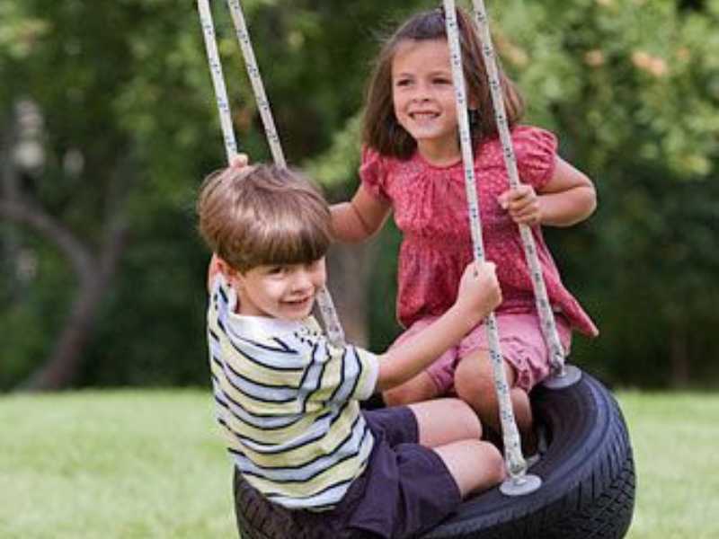 Tyre-Swing-for-kids