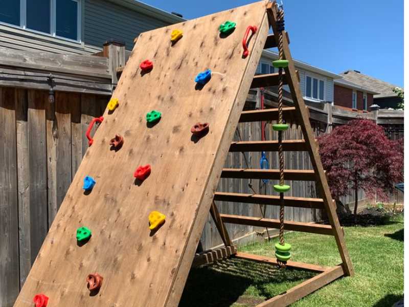 Wooden-Pallet-Climbing-Wall