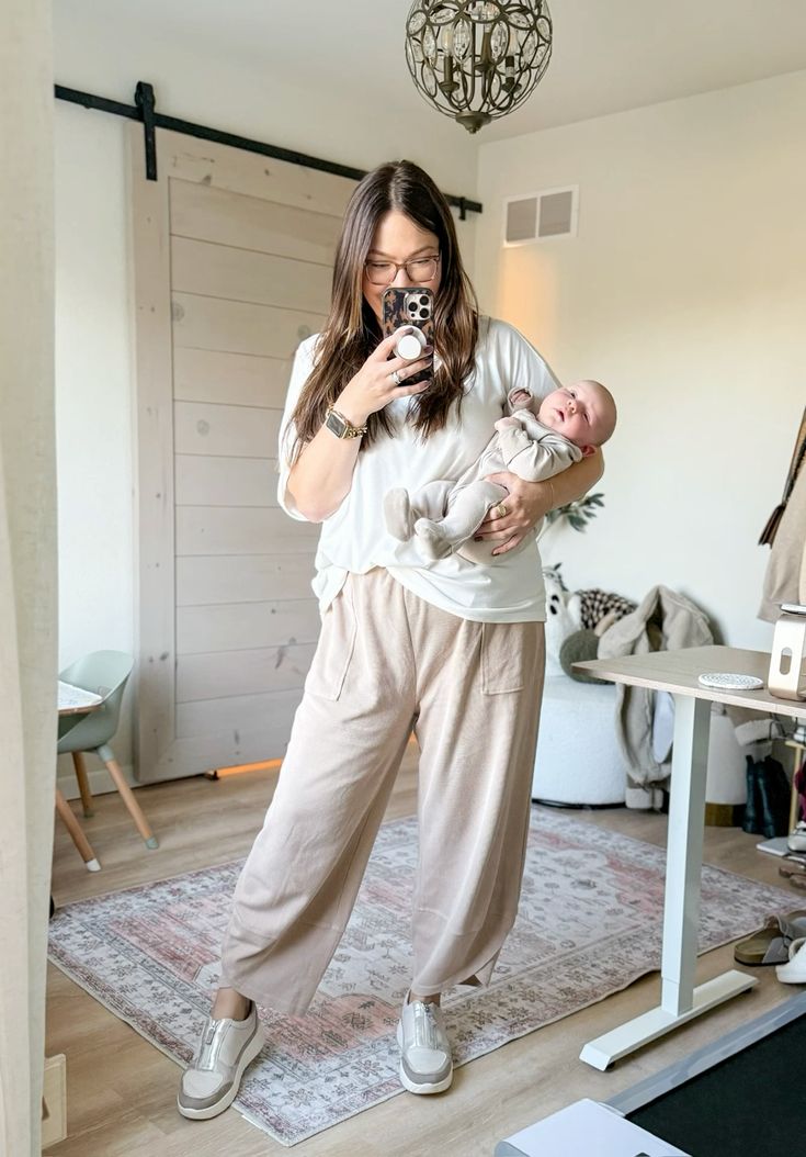 Monochrome-Neutral-Outfit
