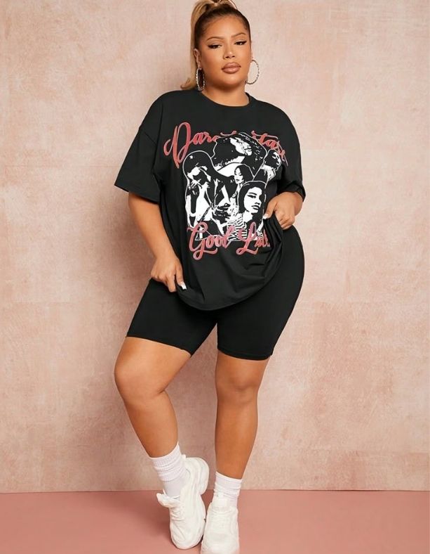 Loose-graphic-tee-shirt-and-bikers-short-on-a-plus-size-lady