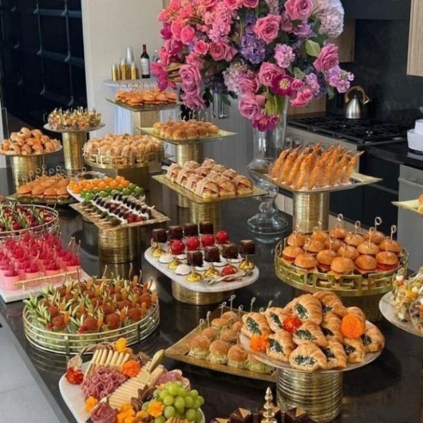 graduation-party-food-ideas-College-Graduation-Party-Decorations-Food-and-Games-in-One-Guide