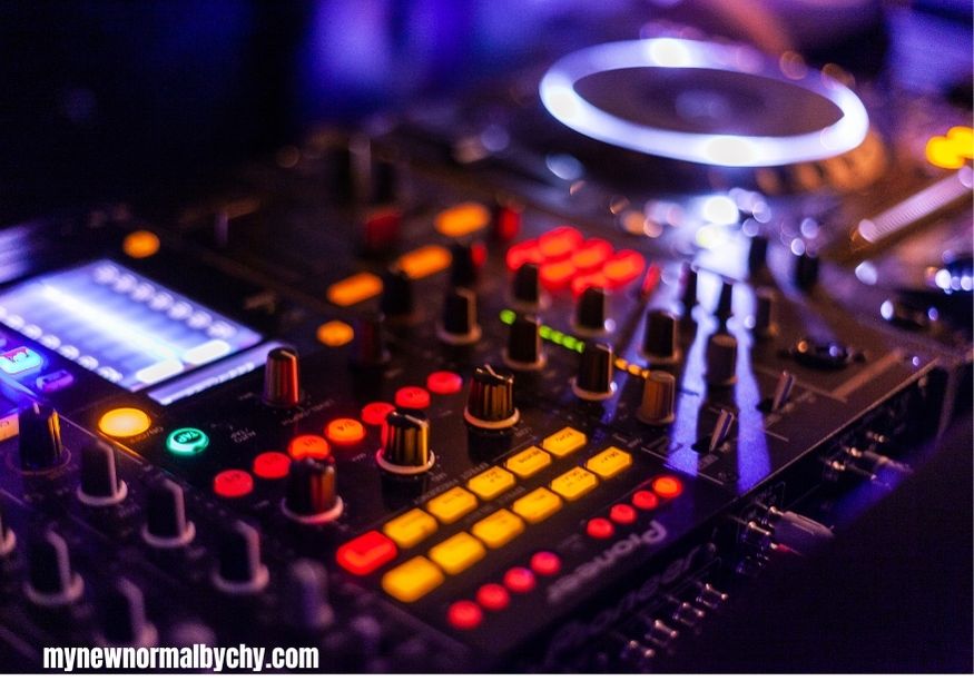 party-playlist-budget-friendly-high-school-graduation-party-ideas