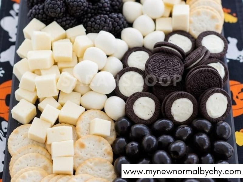Black-and-White-Elegant-Halloween-Board