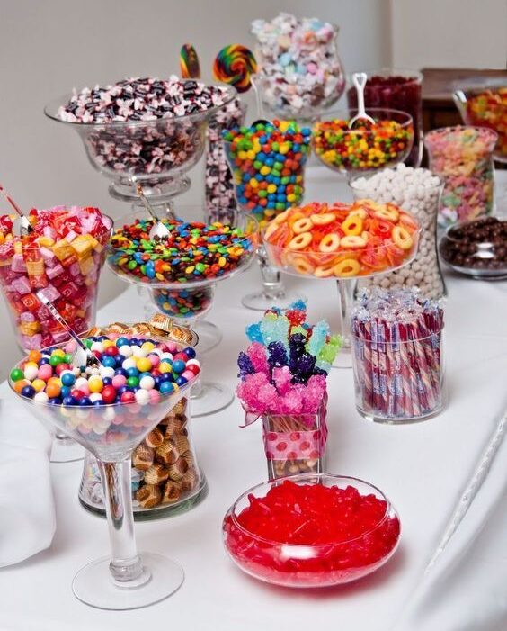 Candy-jar-display-wedding-centerpieces