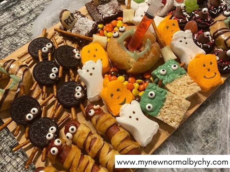 DIY Build-Your-Own-Halloween-Snack-Board