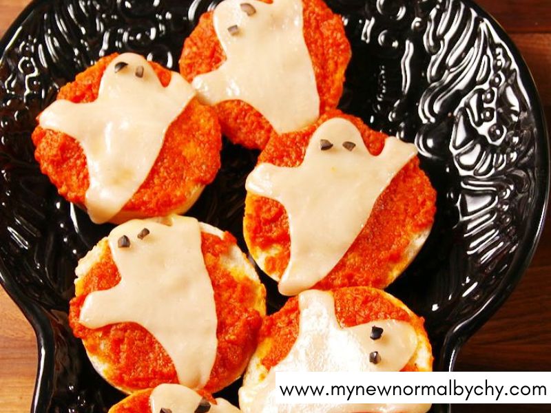 Ghost-Pizza-Bagels-Halloween-Office-Party-Food-Ideas