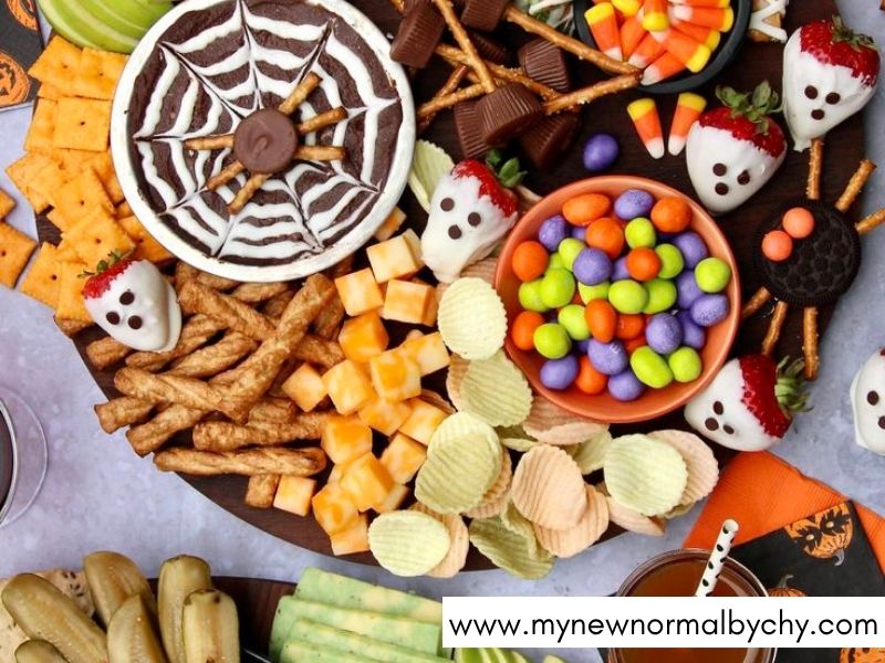 Kid-Friendly-Halloween-Snack-Board