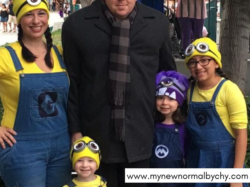 Minions-and-Gru-Family-Halloween-Costume-Ideas