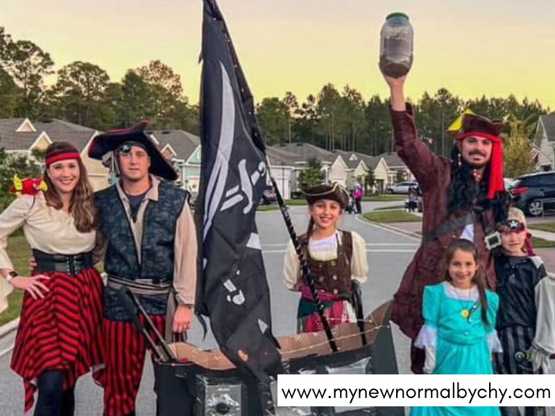 Pirates-and-Treasure-Hunters-Family-Halloween-Costume-Ideas