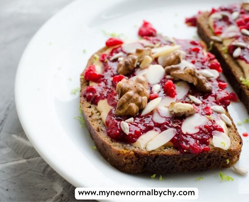 Raspberry-chia-jam-toast-for-easy-healthy-sweet-breakfast-ideas