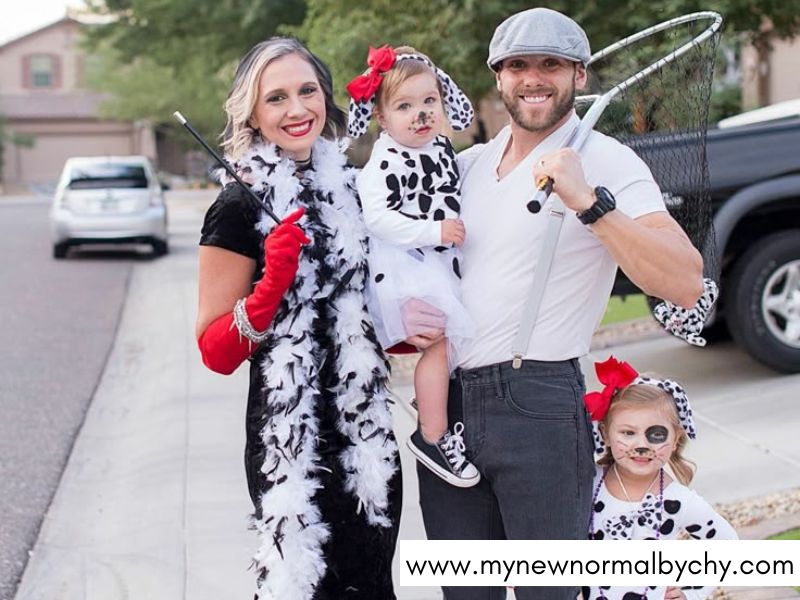 The-101-Dalmatians-Family-Halloween-Costume-Ideas