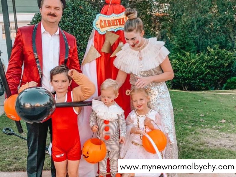 The-Circus-Family-Family-Halloween-Costume-Ideas