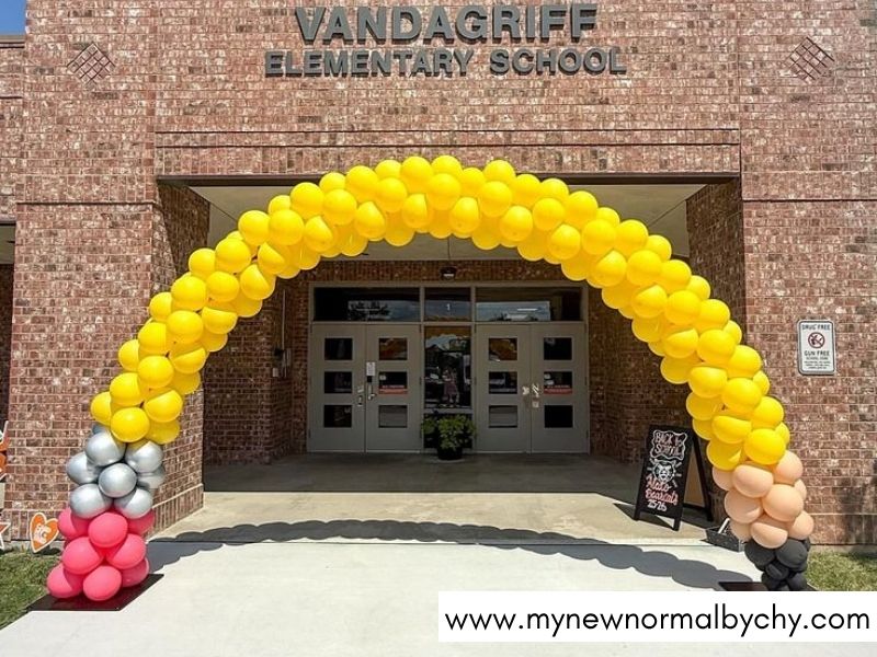 Amazing-DIY-First-Day-of-School-Decoration-Ideas