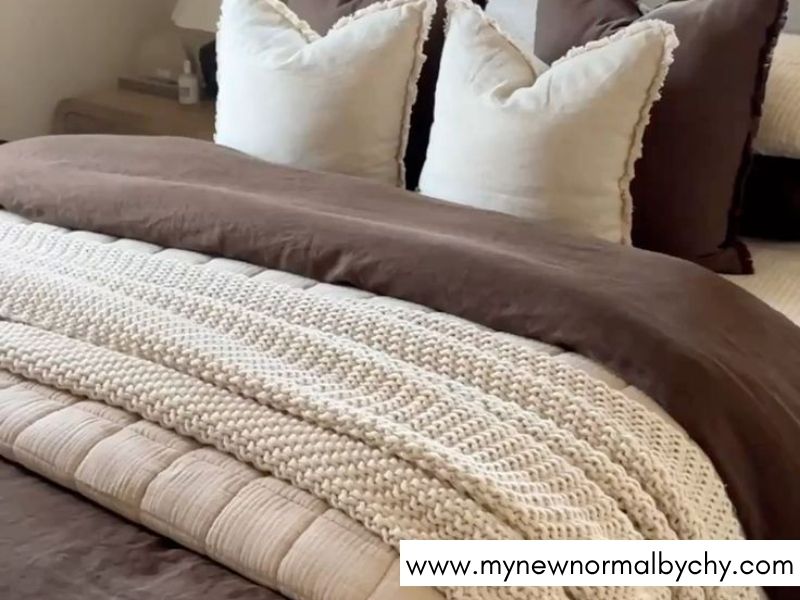 Chocolate-Brown-and-Cream-Bedding-Color-Combinations-for-a-Cozy-Bedroom