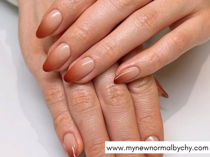 Cute-Fall-Nail--Designs-for-a-Stylish-Autumn-Manicure