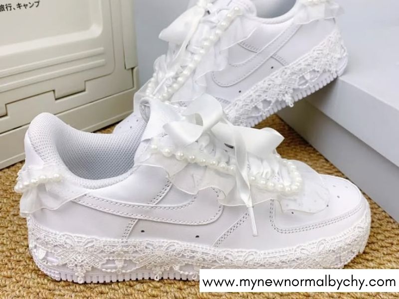 Lace-Pearl-Combination-Easy-DIY-Bedazzled-Shoes-for-Beginners