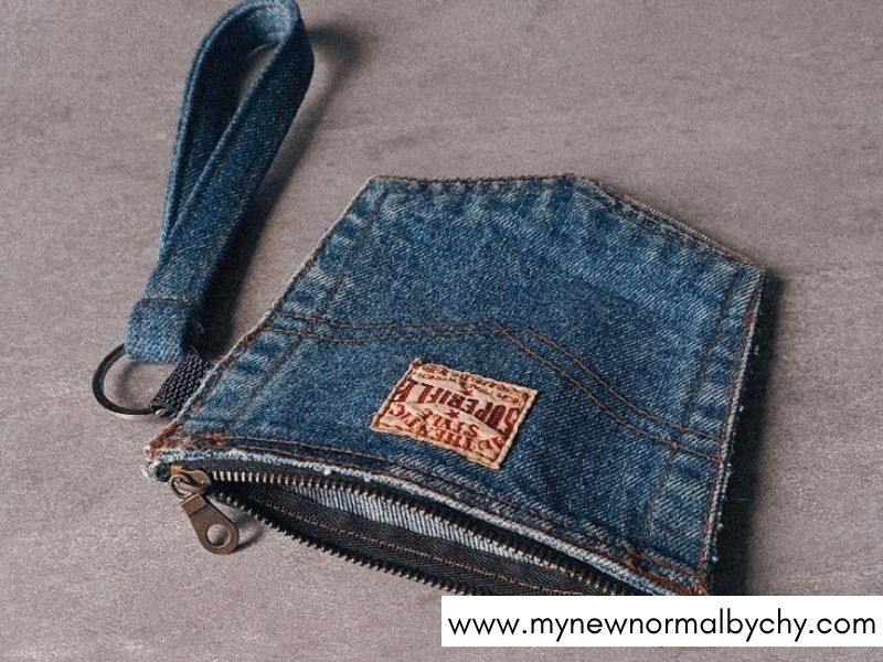 DIY-Airplane-Travel-Essentials-for-Families-Travelling-With-Kids