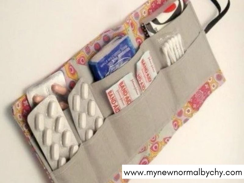 Thoughtful-Travel-Gift-Kit-for-Frequent-Travelers